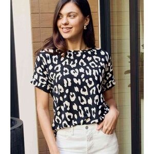 BOMBOM Leopard Round Neck Tee Shirt Size Large